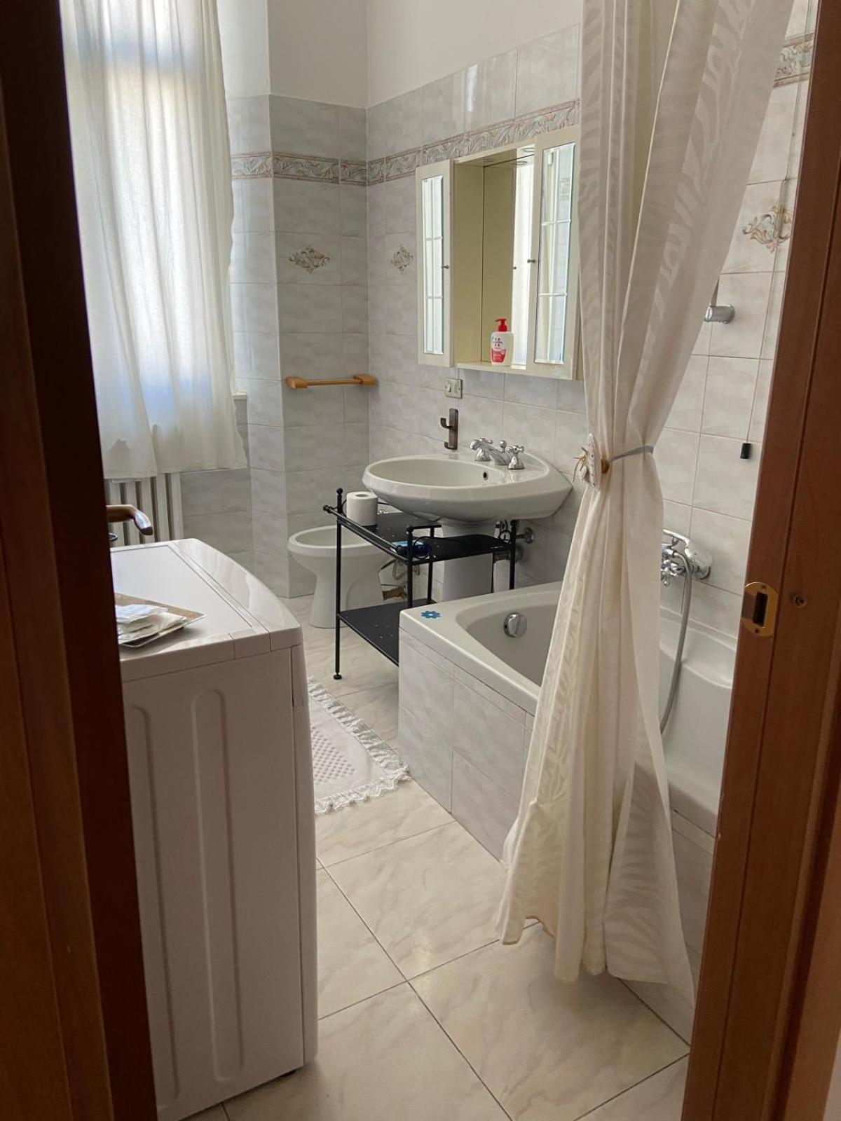Apartment Duomo Bocconi Navigli Milano Esterno foto